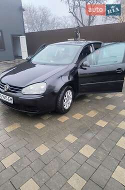 Хетчбек Volkswagen Golf 2004 в Тернополі