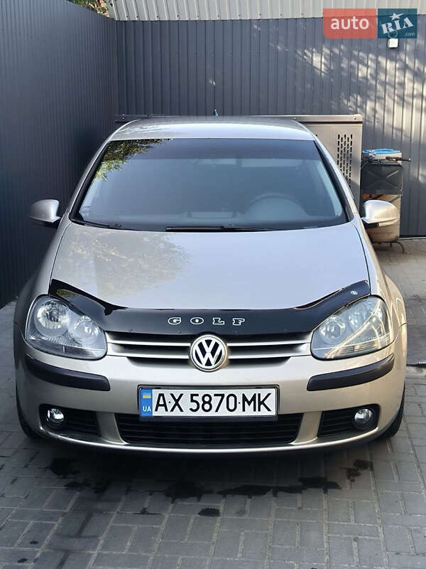 Volkswagen Golf 2004