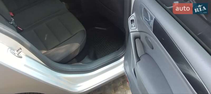 Хетчбек Volkswagen Golf 2012 в Мукачевому