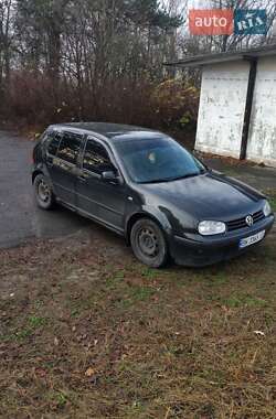 Хэтчбек Volkswagen Golf 2002 в Вараше