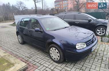 Хэтчбек Volkswagen Golf 2001 в Красилове