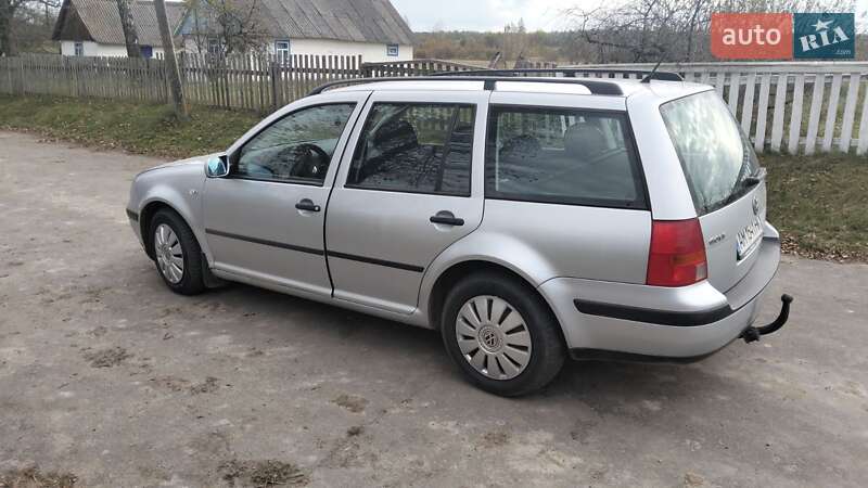 Універсал Volkswagen Golf 2000 в Хорошеві