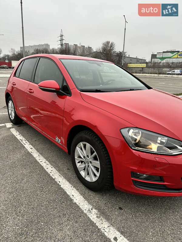 Хетчбек Volkswagen Golf 2013 в Києві