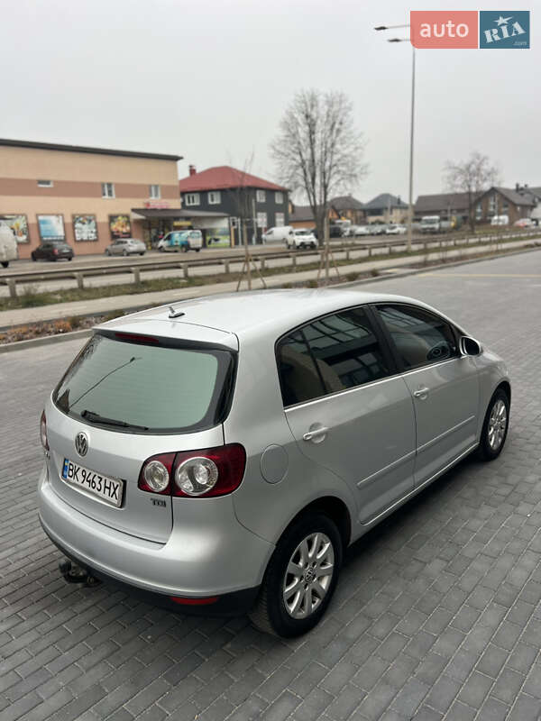 Хэтчбек Volkswagen Golf 2005 в Виннице