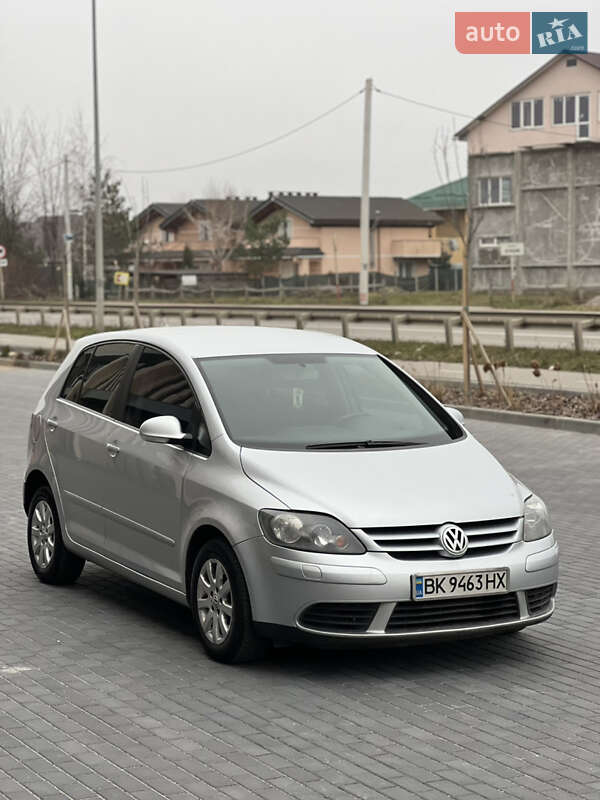 Хэтчбек Volkswagen Golf 2005 в Виннице