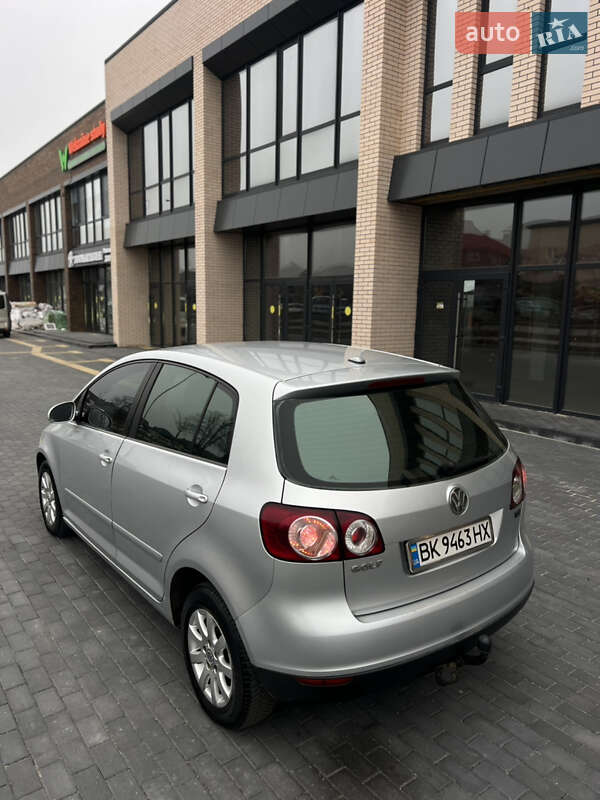 Хэтчбек Volkswagen Golf 2005 в Виннице