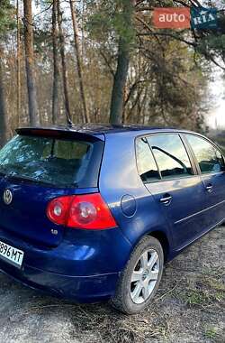 Хетчбек Volkswagen Golf 2006 в Богодухіву