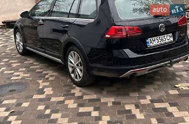 Универсал Volkswagen Golf 2016 в Житомире