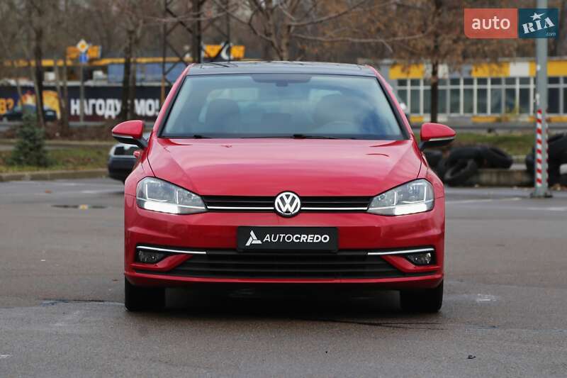 Хетчбек Volkswagen Golf 2018 в Києві