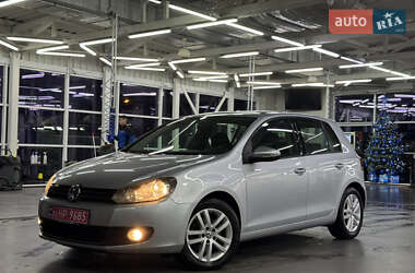 Хэтчбек Volkswagen Golf 2010 в Луцке