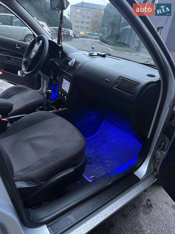 Хетчбек Volkswagen Golf 2000 в Збаражі