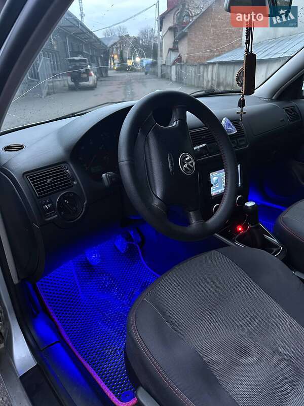 Хетчбек Volkswagen Golf 2000 в Збаражі