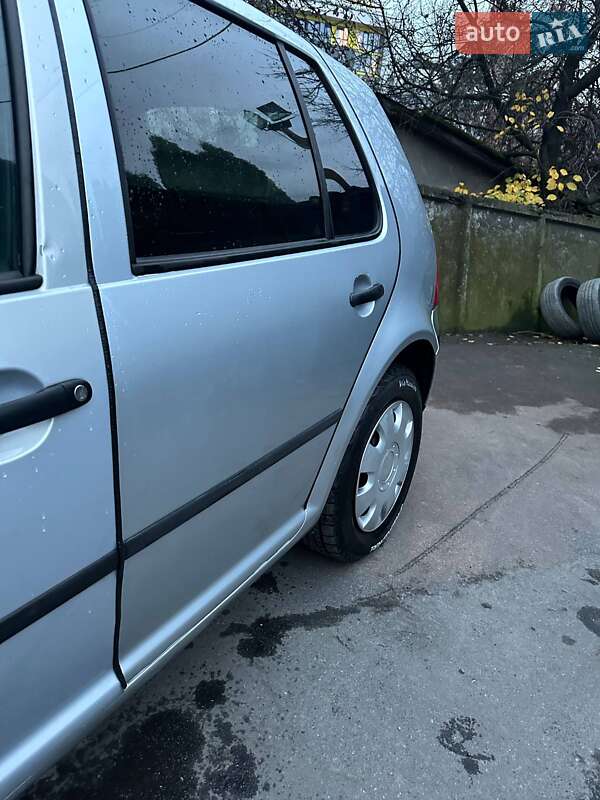 Хетчбек Volkswagen Golf 2000 в Збаражі