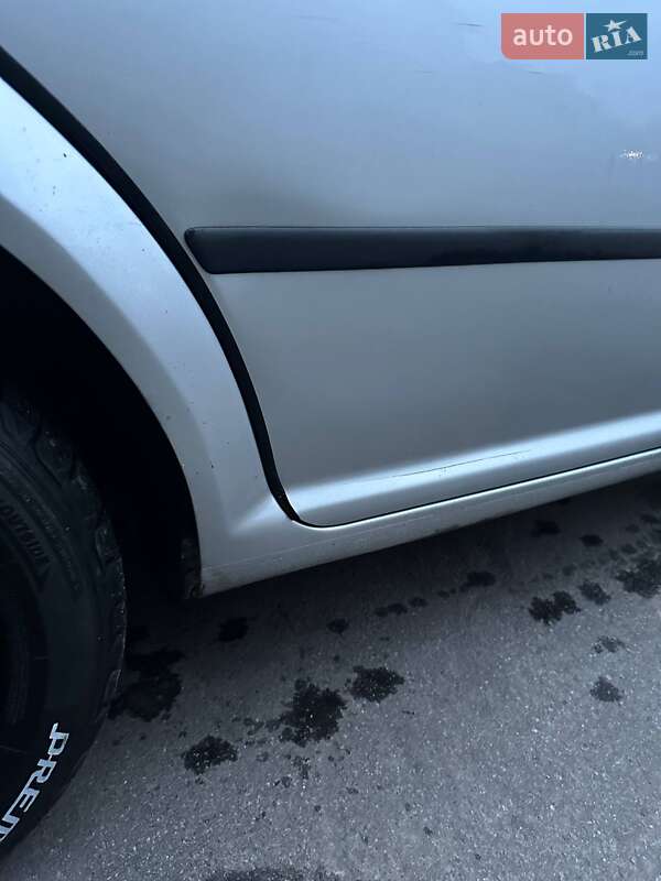 Хетчбек Volkswagen Golf 2000 в Збаражі