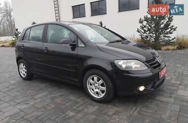 Хэтчбек Volkswagen Golf 2005 в Луцке