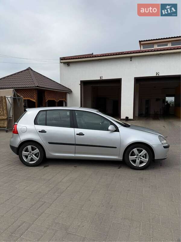 Volkswagen Golf 2004