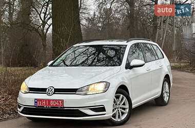 Універсал Volkswagen Golf 2017 в Тернополі