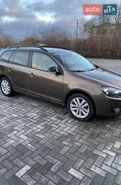 Универсал Volkswagen Golf 2013 в Немирове
