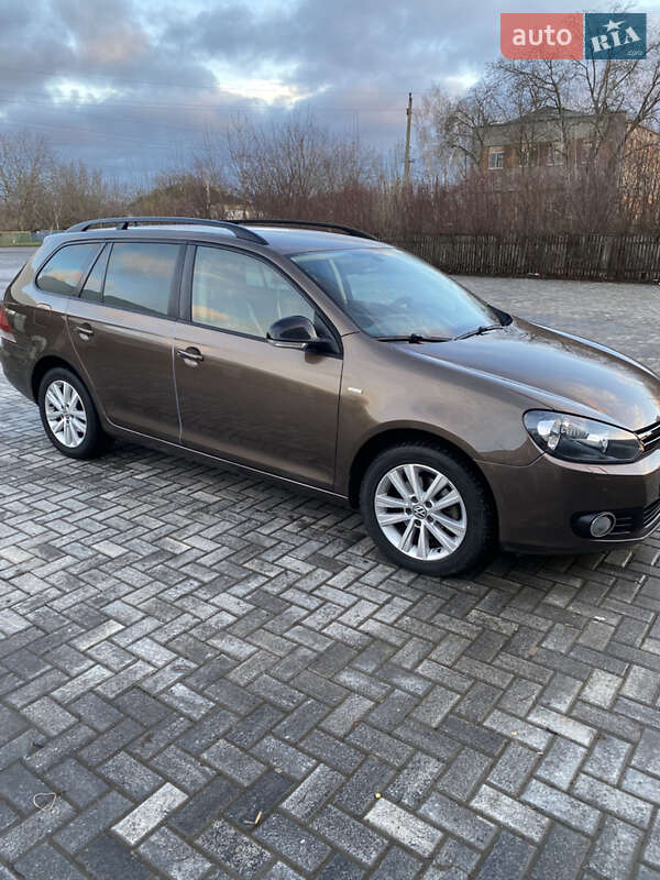 Универсал Volkswagen Golf 2013 в Немирове