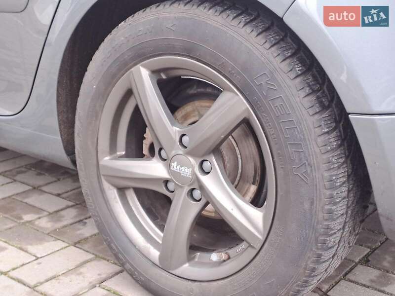 Хэтчбек Volkswagen Golf 2006 в Одессе