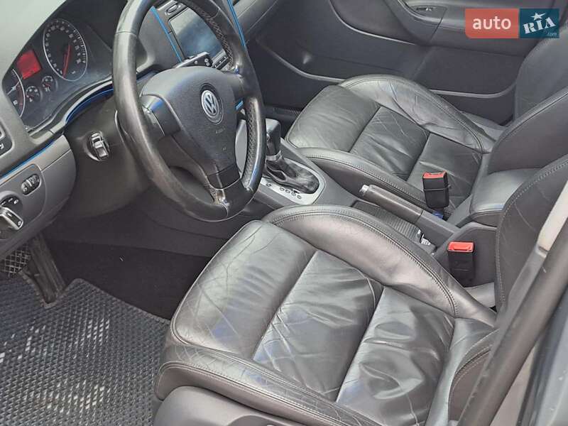 Хэтчбек Volkswagen Golf 2006 в Одессе