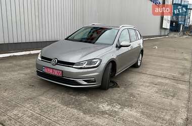 Універсал Volkswagen Golf 2019 в Чернівцях