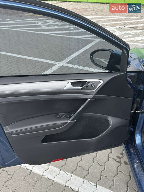 Хетчбек Volkswagen Golf 2015 в Івано-Франківську