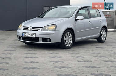 Хэтчбек Volkswagen Golf 2004 в Хусте
