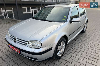 Хетчбек Volkswagen Golf 2002 в Дубні