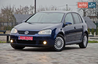 Хэтчбек Volkswagen Golf 2008 в Сарнах