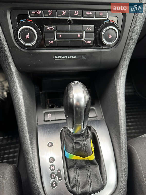 Хэтчбек Volkswagen Golf 2012 в Тернополе