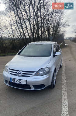 Хетчбек Volkswagen Golf 2005 в Могилів-Подільському