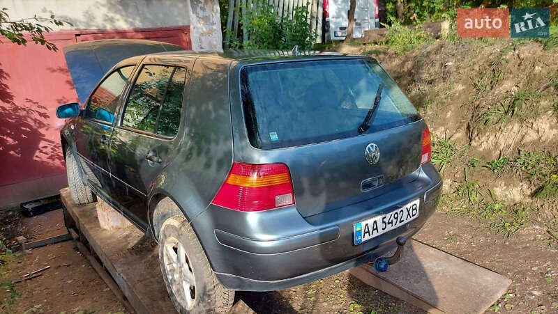 Volkswagen Golf 2003