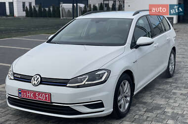 Универсал Volkswagen Golf 2020 в Ужгороде