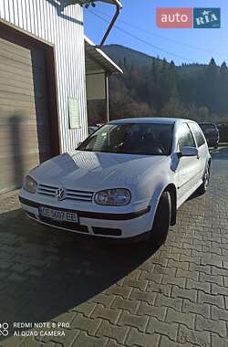 Хетчбек Volkswagen Golf 2000 в Путилі