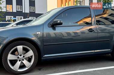 Хетчбек Volkswagen Golf 2003 в Києві