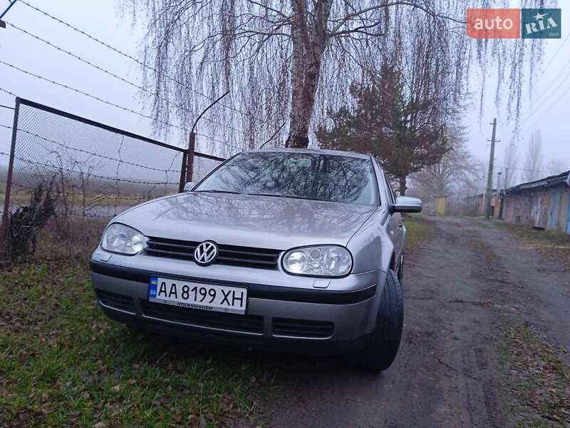 Volkswagen Golf 2004