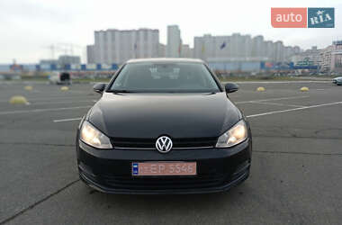 Хэтчбек Volkswagen Golf 2014 в Киеве
