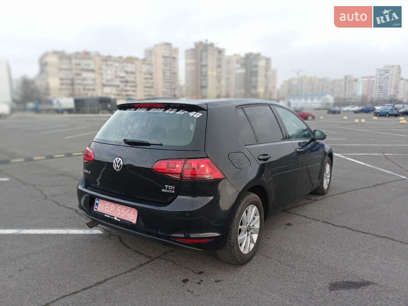 Хэтчбек Volkswagen Golf 2014 в Киеве
