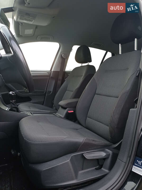 Хэтчбек Volkswagen Golf 2014 в Киеве