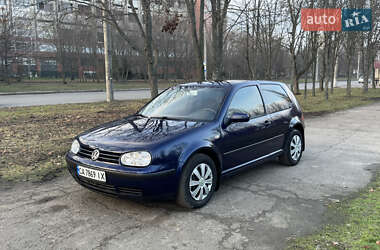 Хэтчбек Volkswagen Golf 2001 в Смеле