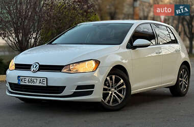 Хетчбек Volkswagen Golf 2016 в Дніпрі