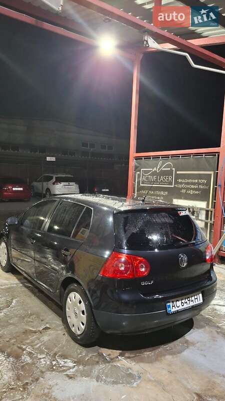 Хэтчбек Volkswagen Golf 2008 в Сокале
