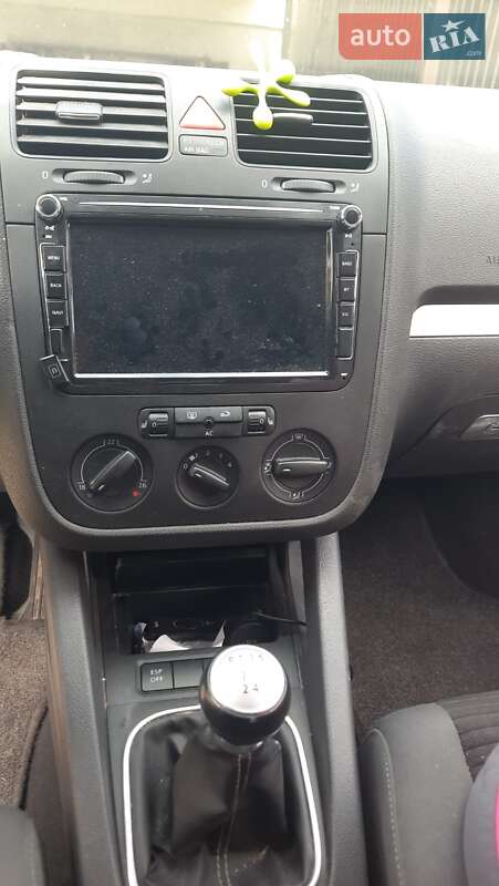 Хэтчбек Volkswagen Golf 2008 в Сокале