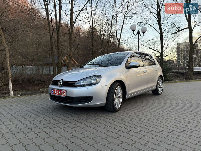 Хетчбек Volkswagen Golf 2010 в Сваляві