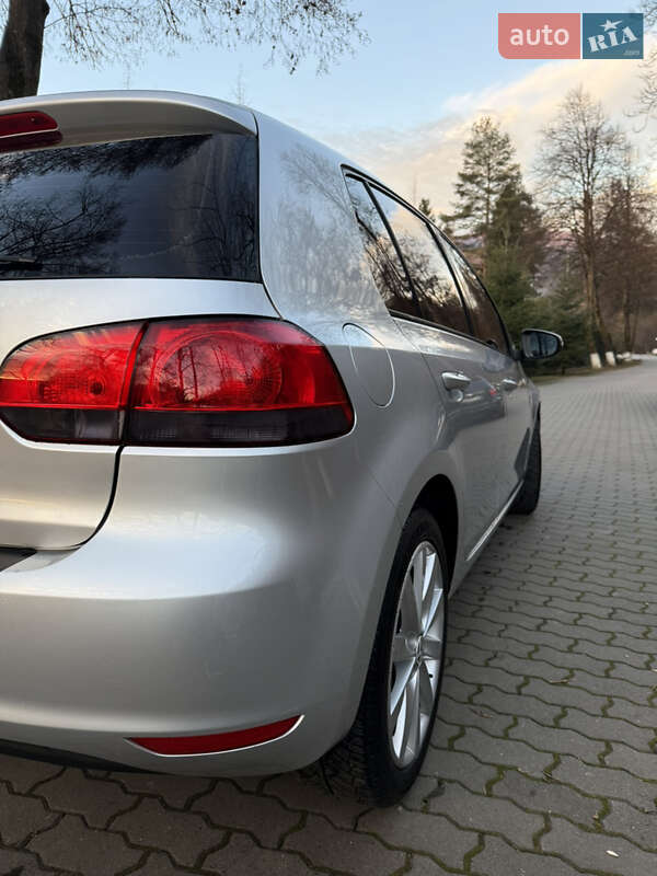 Хетчбек Volkswagen Golf 2010 в Сваляві