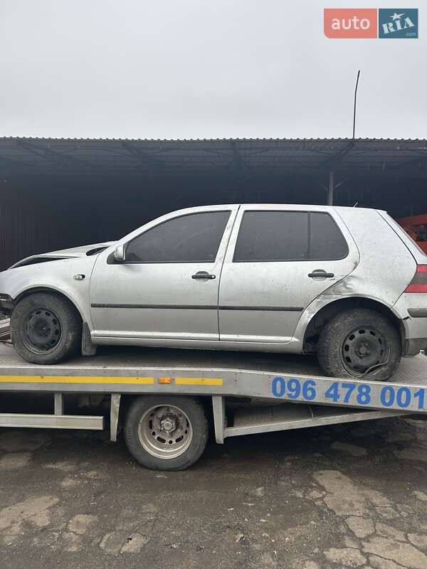 Volkswagen Golf 2000