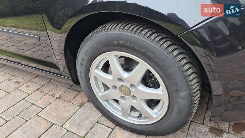 Хэтчбек Volkswagen Golf 2012 в Ровно