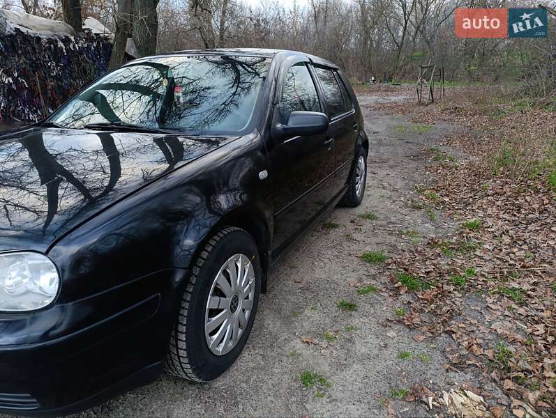 Хетчбек Volkswagen Golf 2000 в Кременчуці