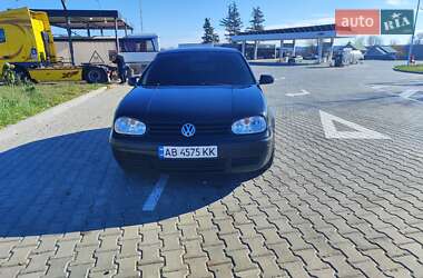 Хэтчбек Volkswagen Golf 2001 в Тульчине